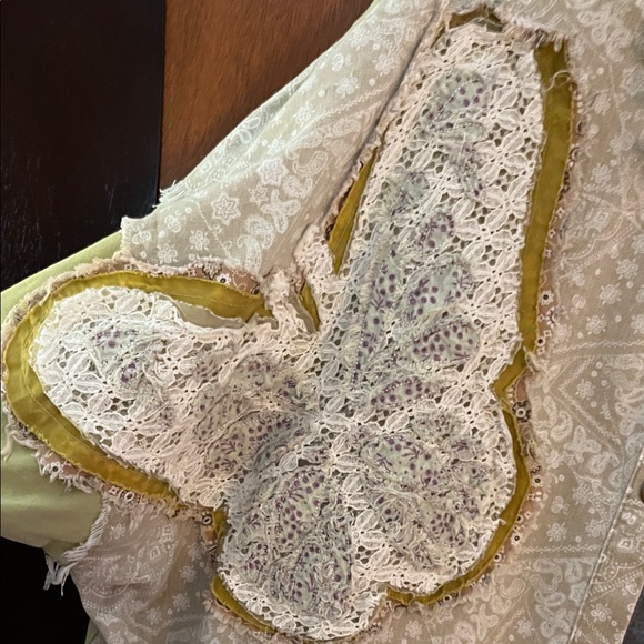 Blue Velvet Mixed Media Olive Green/Blue-White Stripe/Khaki/Lace Butterfly Shirt - Picture 6 of 16